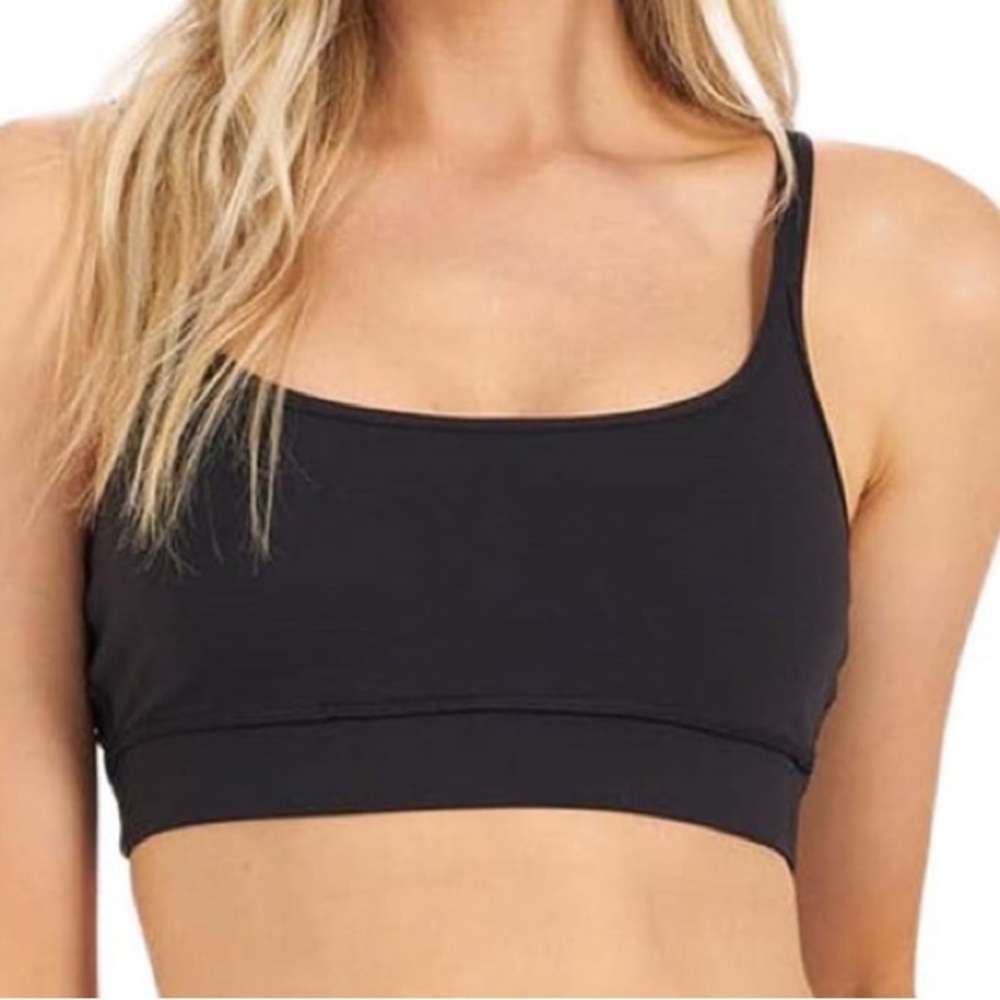 Vuori Black Mind Set Strappy Sports Bra - Picture 2 of 9